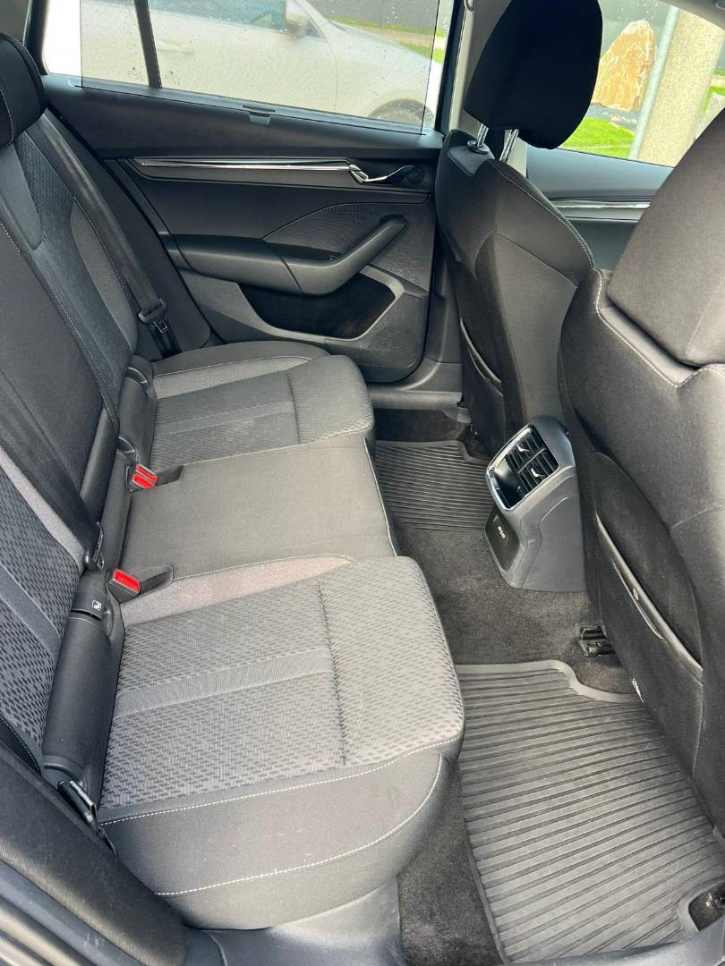 Škoda Octavia Combi 2.0 TDI SCR Style 4x4 DSG – Obrázok 22