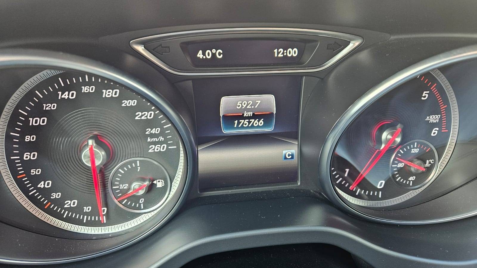 Mercedes-Benz GLA 200 d 100KW – Obrázok 34