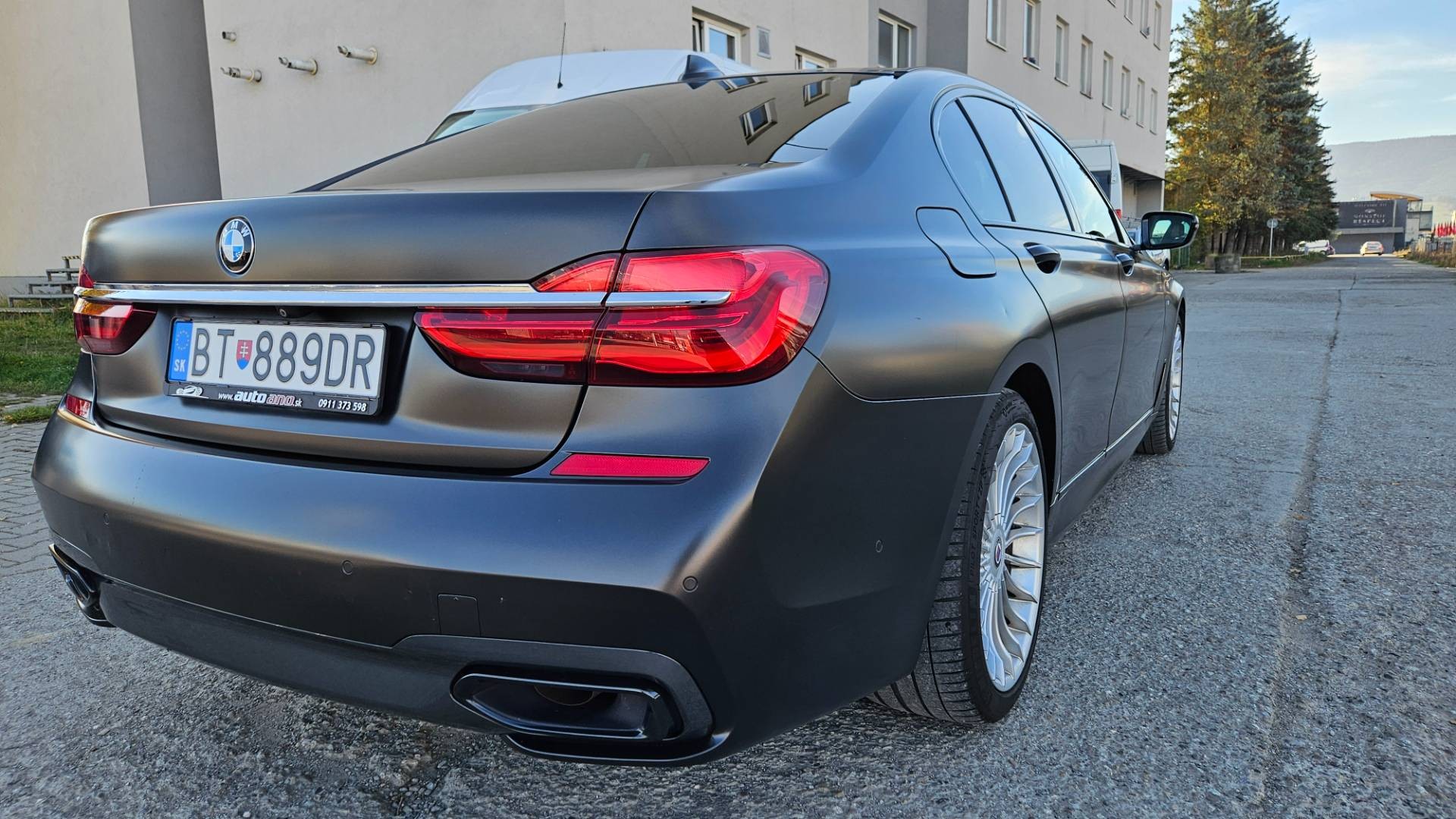 BMW Rad 7 740d xDrive M-PACKET individual – Obrázok 15