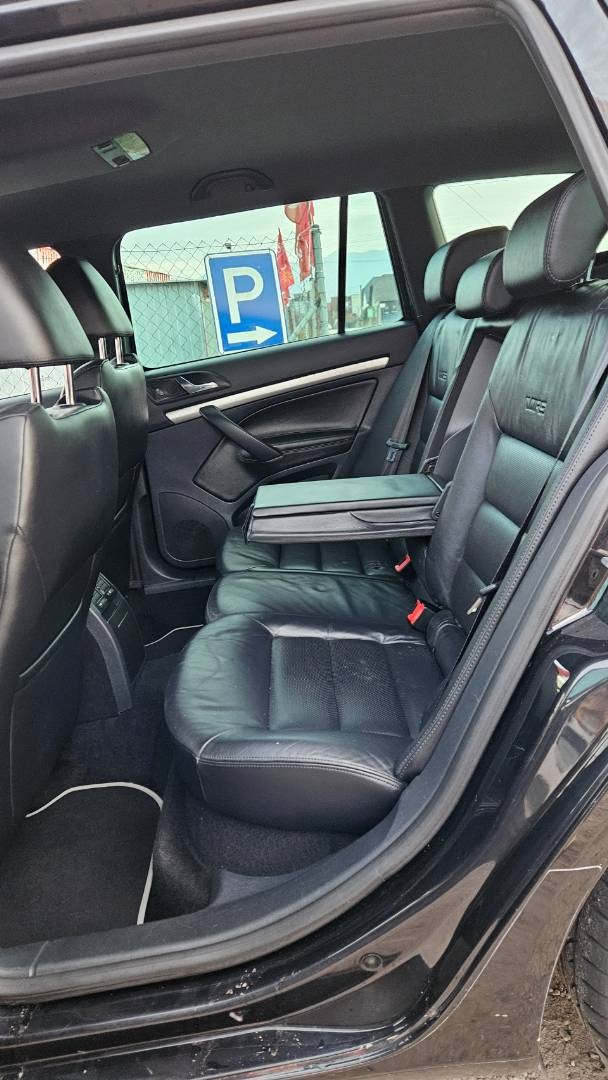 Škoda Octavia Combi 2.0 TDI CR DPF RS DSG – Obrázok 14