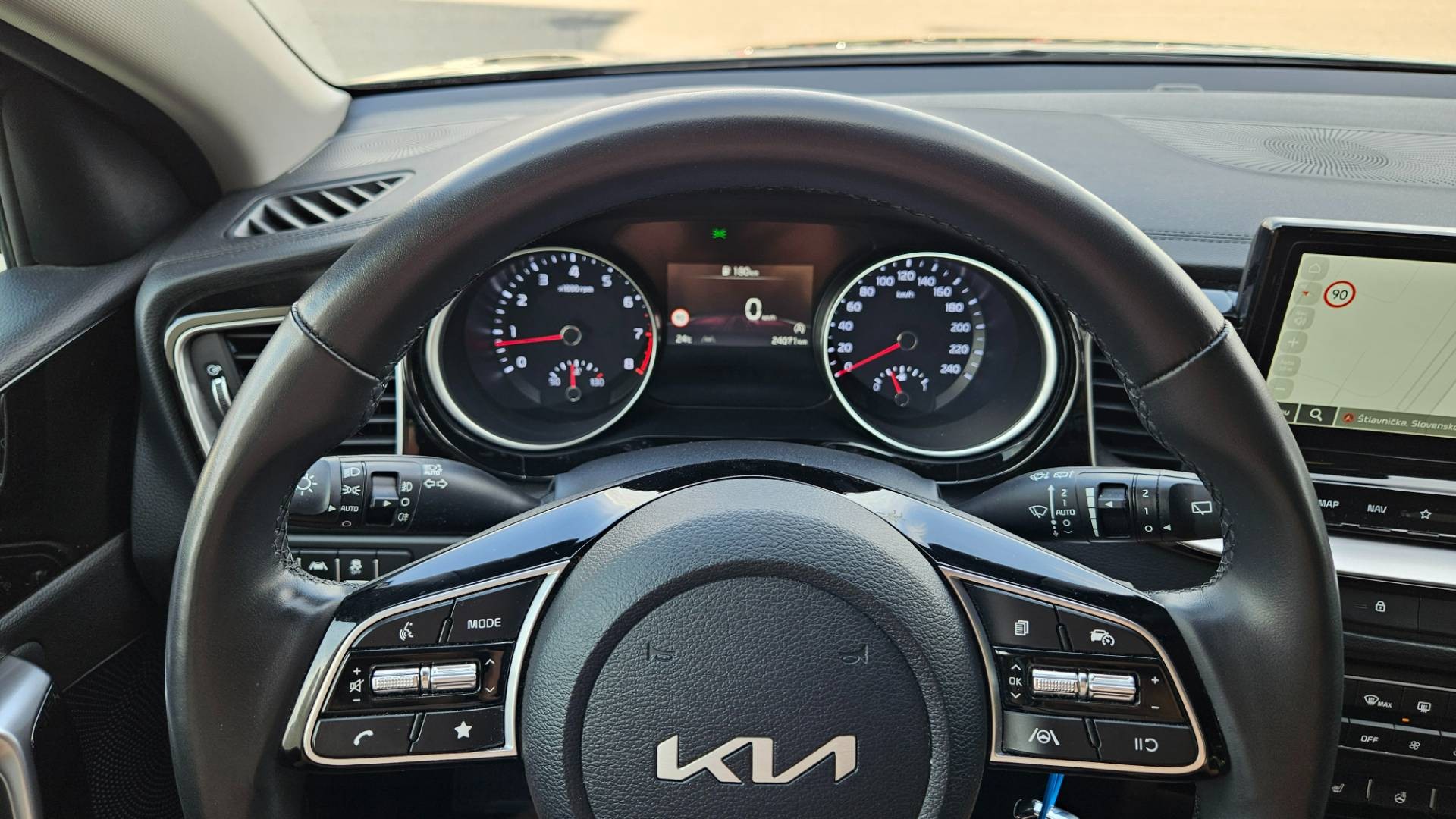 Kia Ceed SW 1.5 T-GDi Gold – Obrázok 28