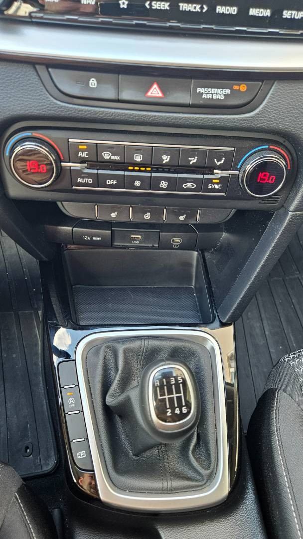 Kia Ceed SW 1.5 T-GDi Gold – Obrázok 28