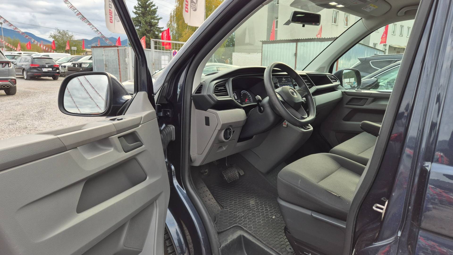 Volkswagen T6 Transporter 2.0 TDI 110KW 150 PS DSG 9 miest – Obrázok 29