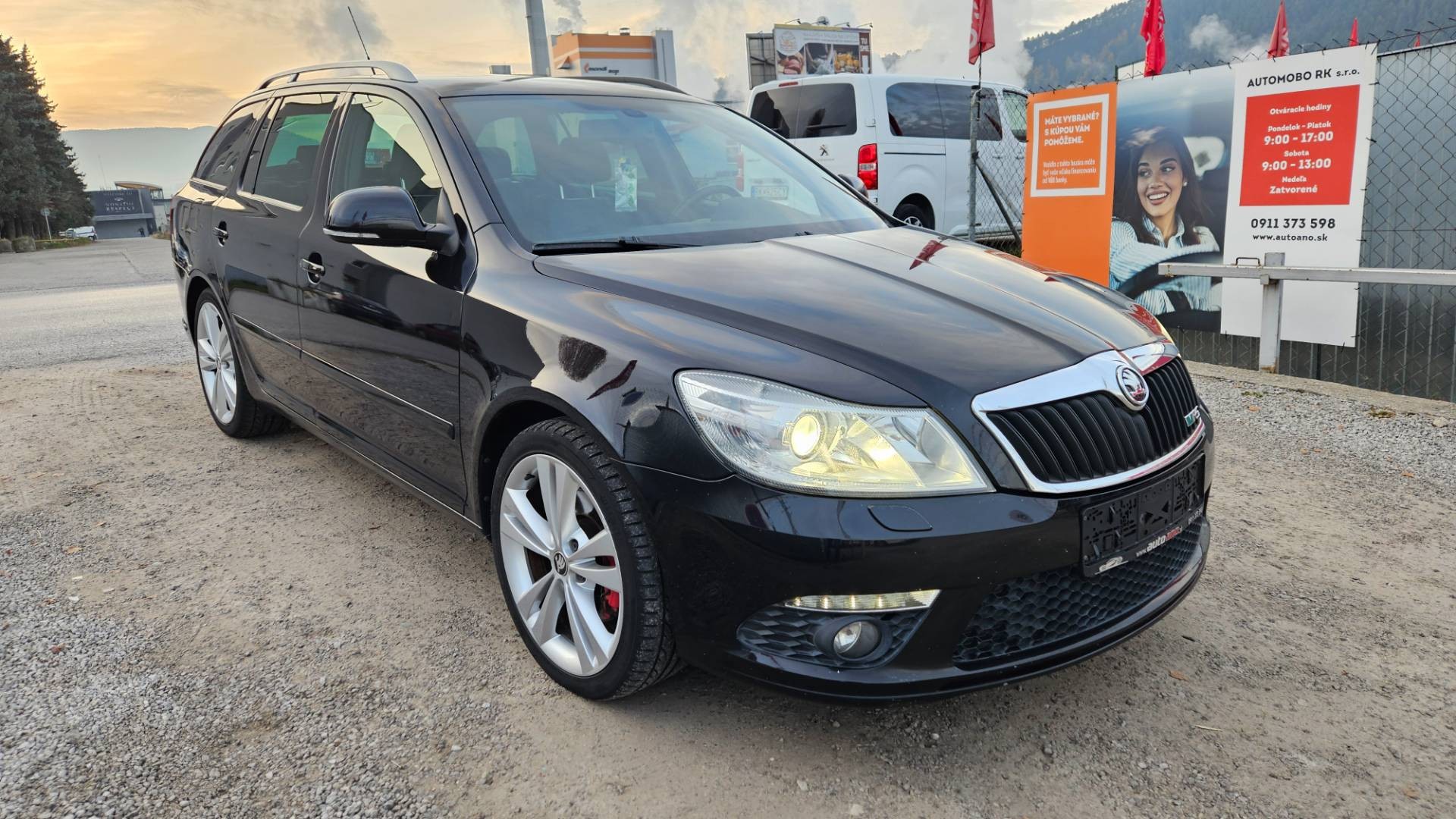 Škoda Octavia Combi 2.0 TDI CR DPF RS DSG – Obrázok 2