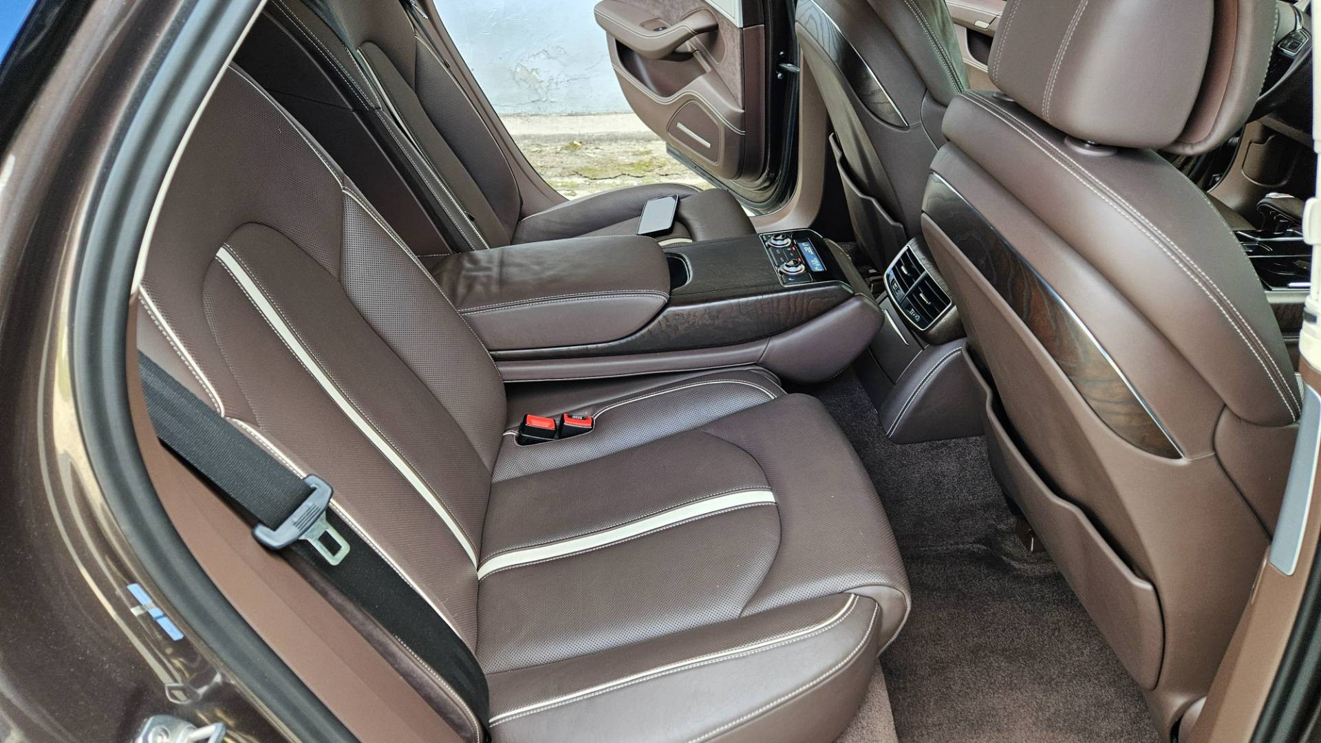 Audi A8 4.2 TDI V8 385k DPF quattro tiptronic – Obrázok 42