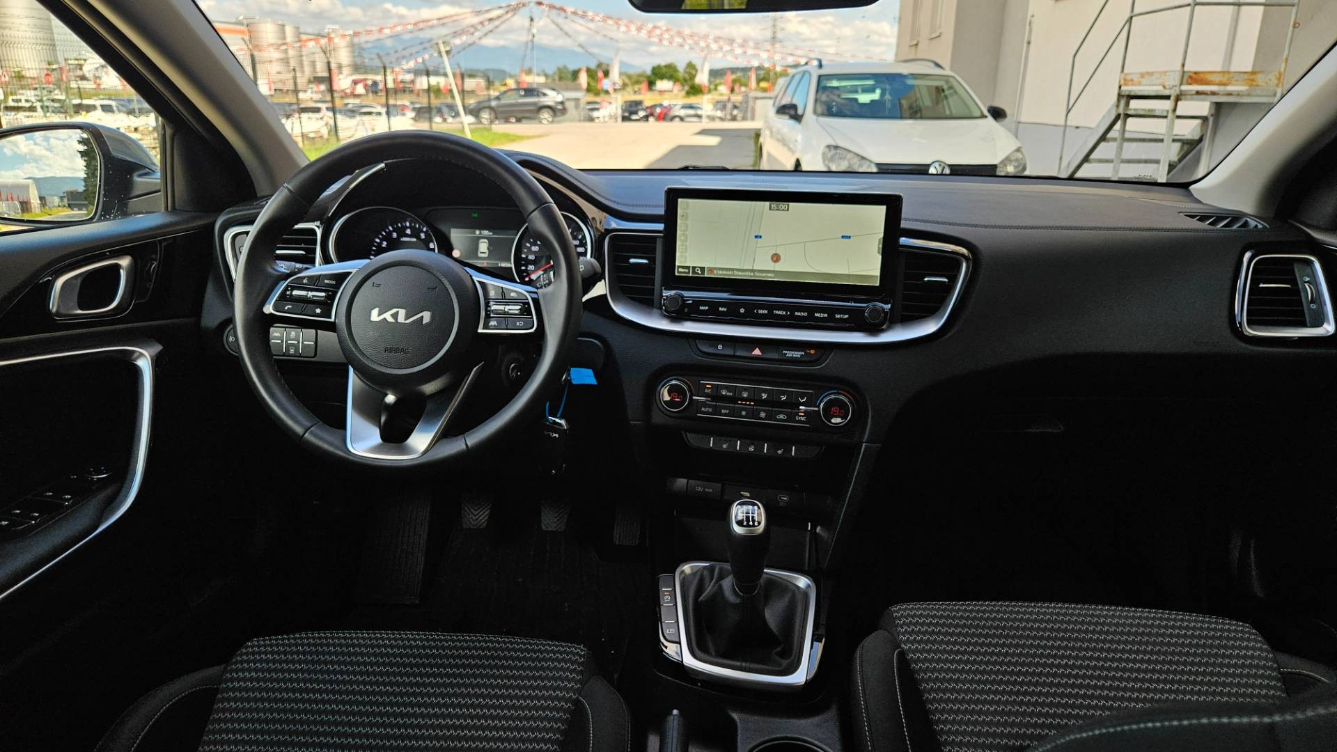 Kia Ceed SW 1.5 T-GDi Gold – Obrázok 21