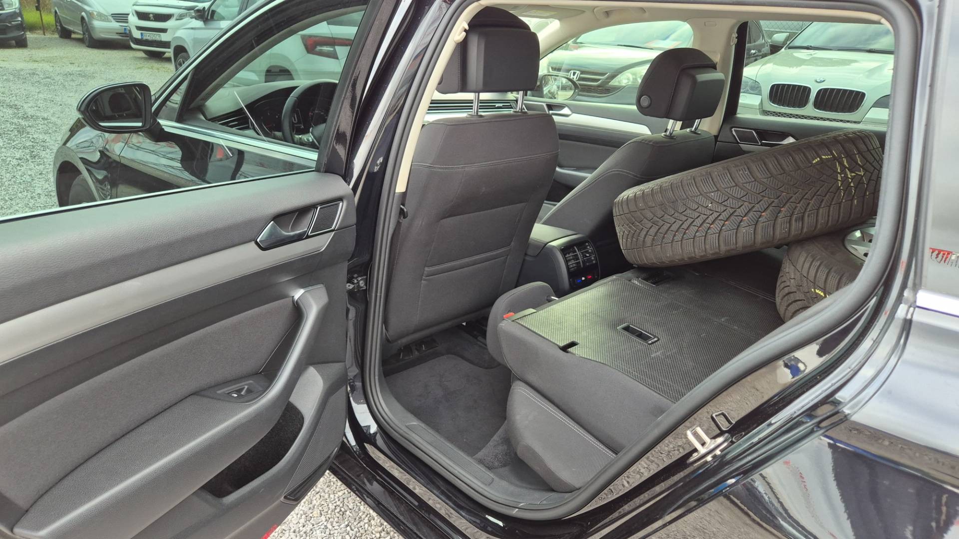 Volkswagen Passat Variant 2.0 TDI BMT Business Comfortline – Obrázok 24