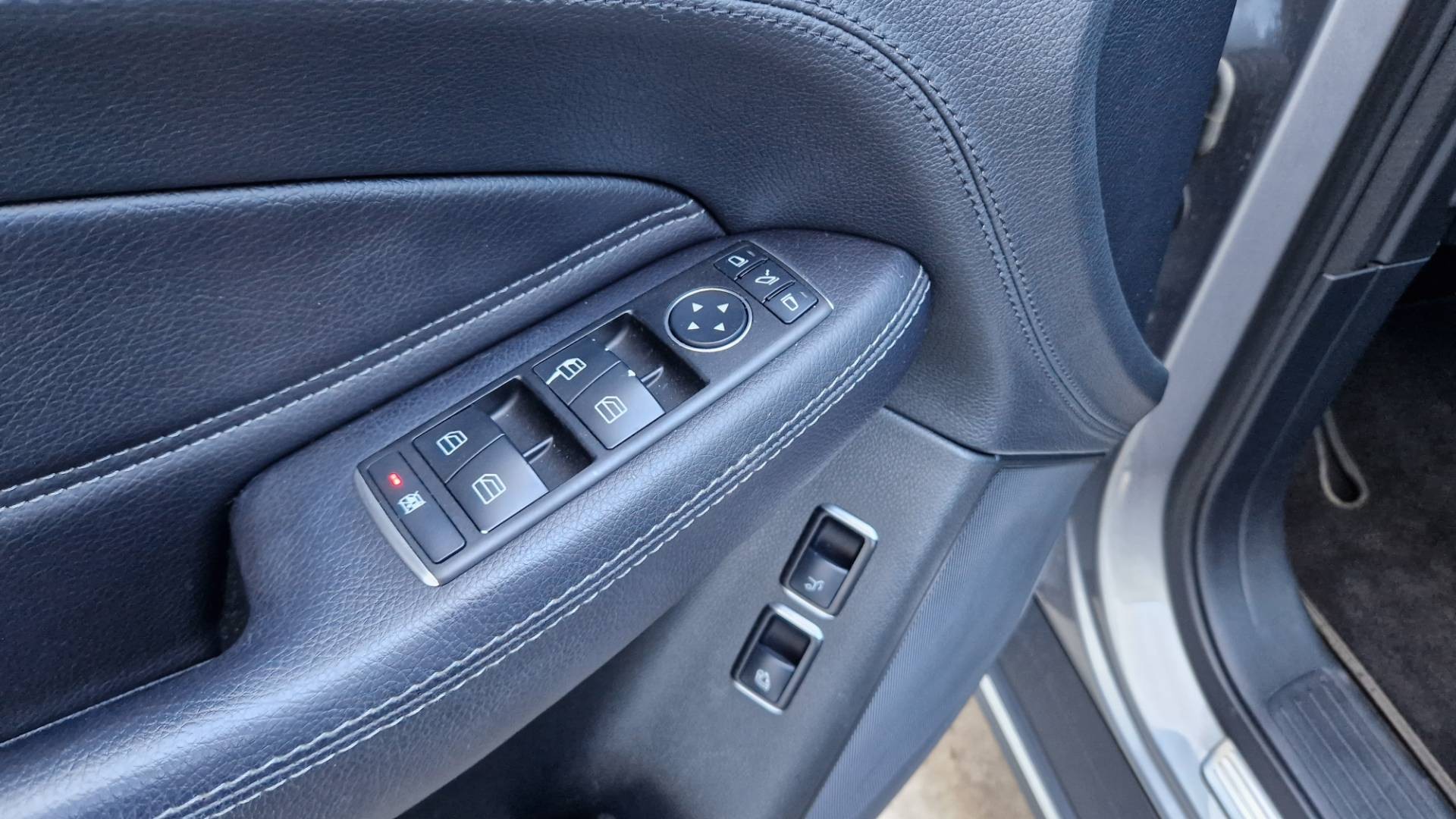 Mercedes-Benz GLE SUV 350d 4matic A/T – Obrázok 40