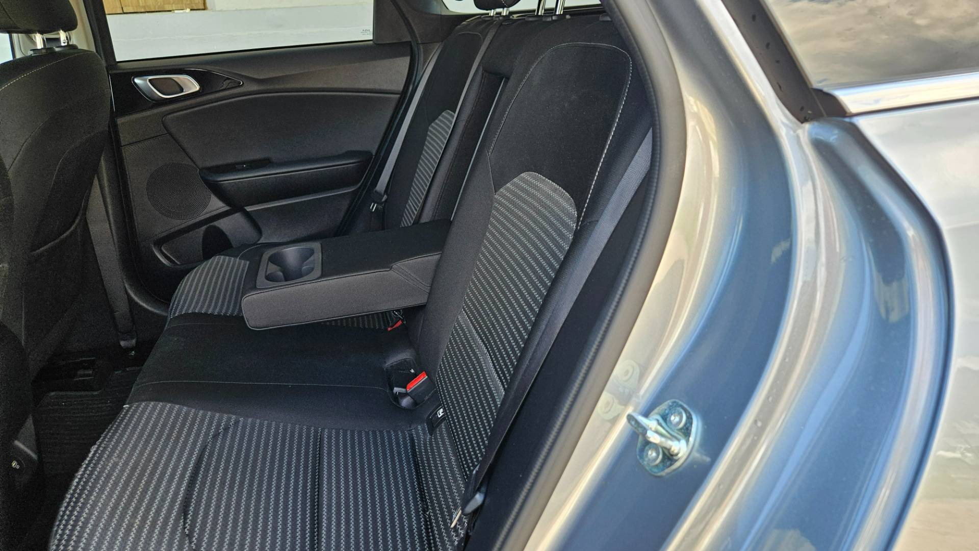 Kia Ceed SW 1.5 T-GDi Gold – Obrázok 23