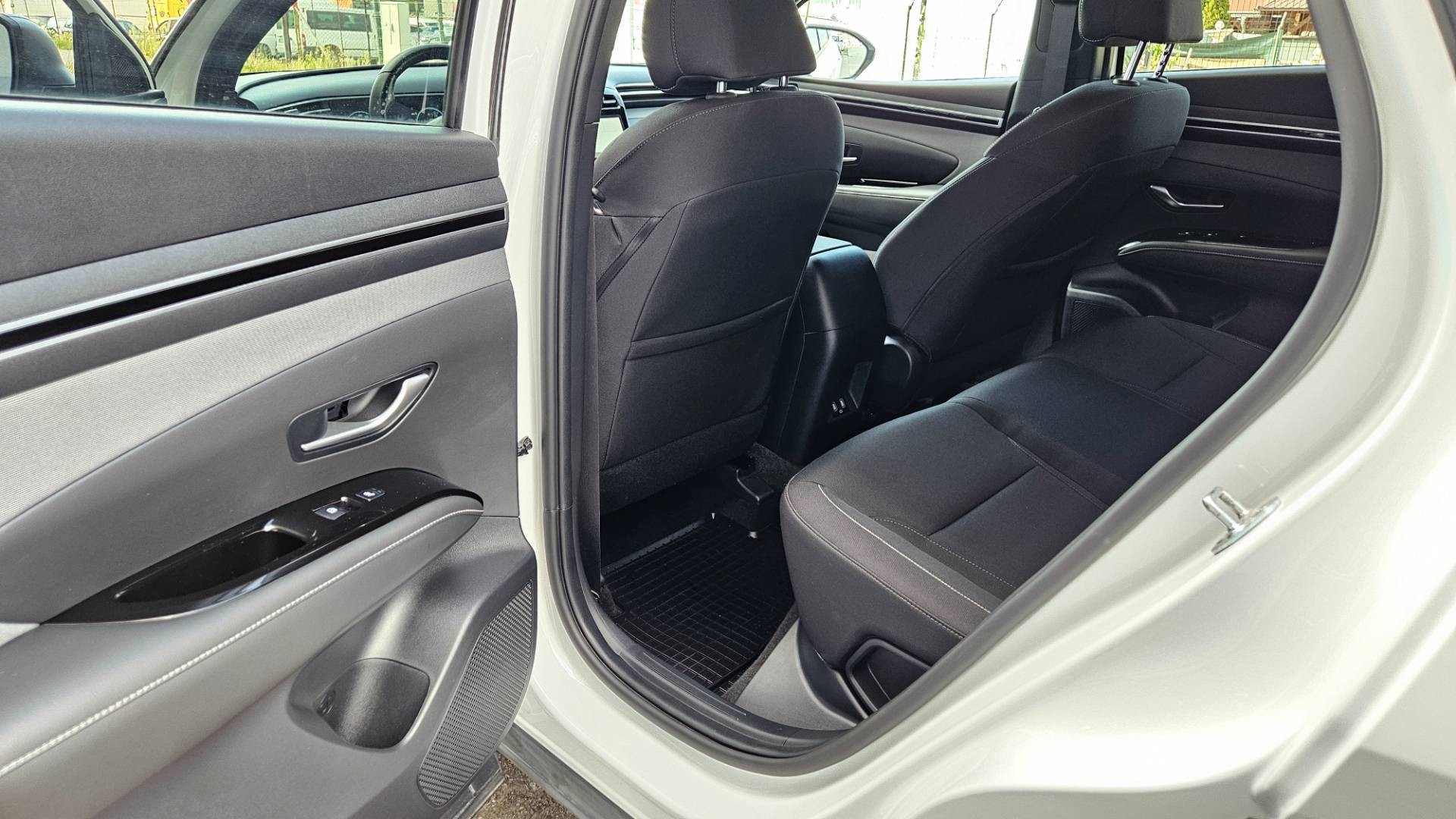 Hyundai Tucson 1.6 T-GDi Mild Hybrid Play 4x4 A/T – Obrázok 19