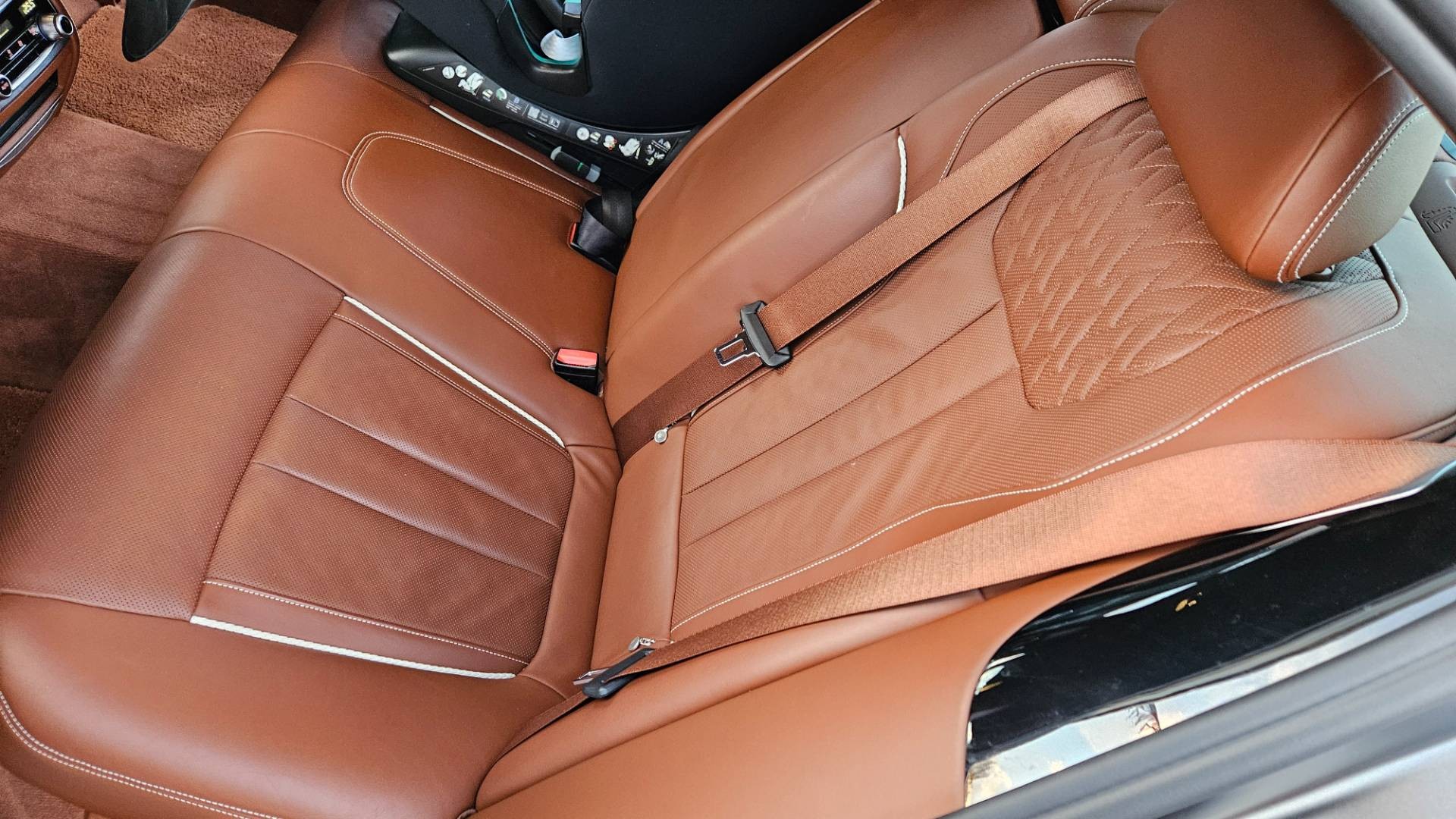 BMW Rad 7 740d xDrive M-PACKET individual – Obrázok 26