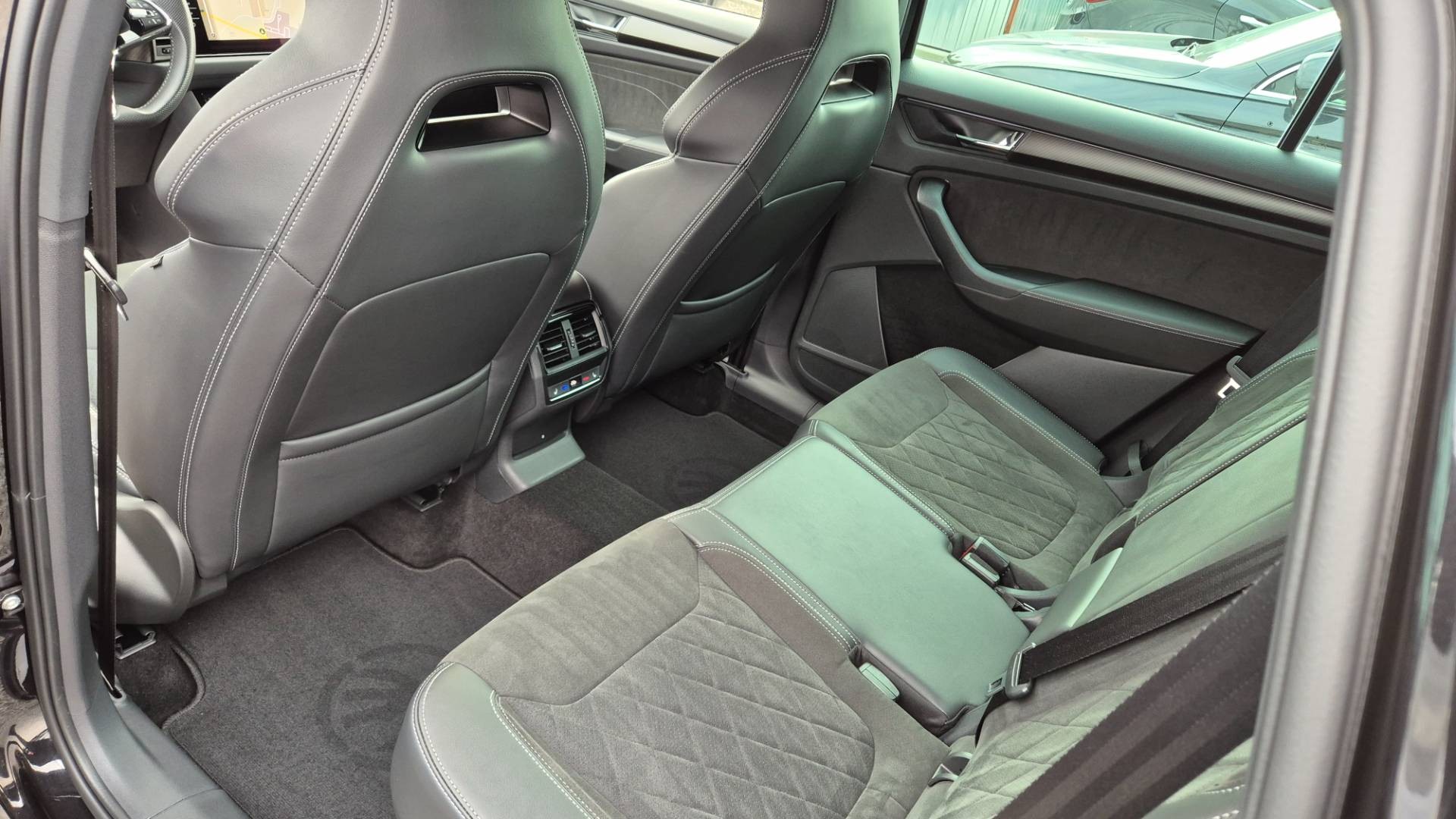 Škoda Kodiaq 2.0 TDI SCR EVO 200 Sportline 4x4 DSG – Obrázok 27