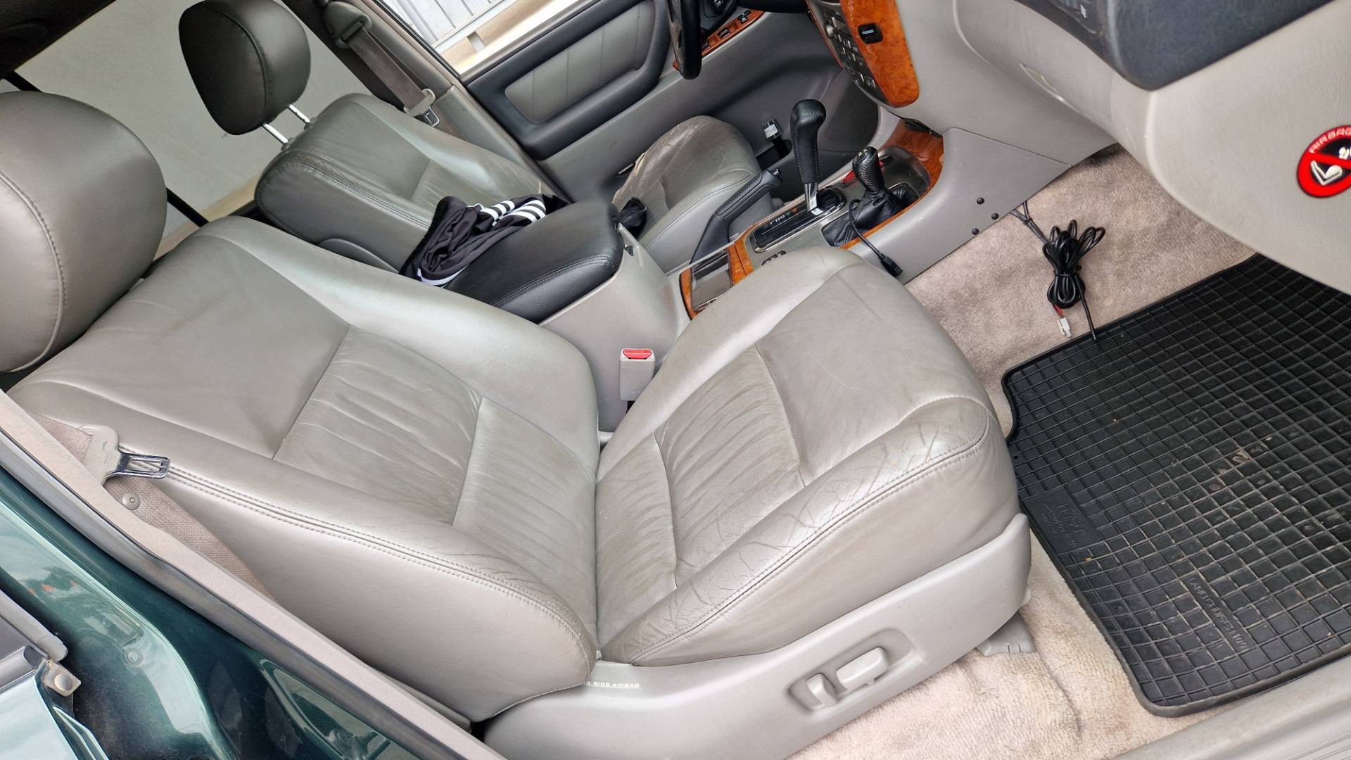 Toyota Land Cruiser 100 4.2 TD Luxor A/T – Obrázok 36