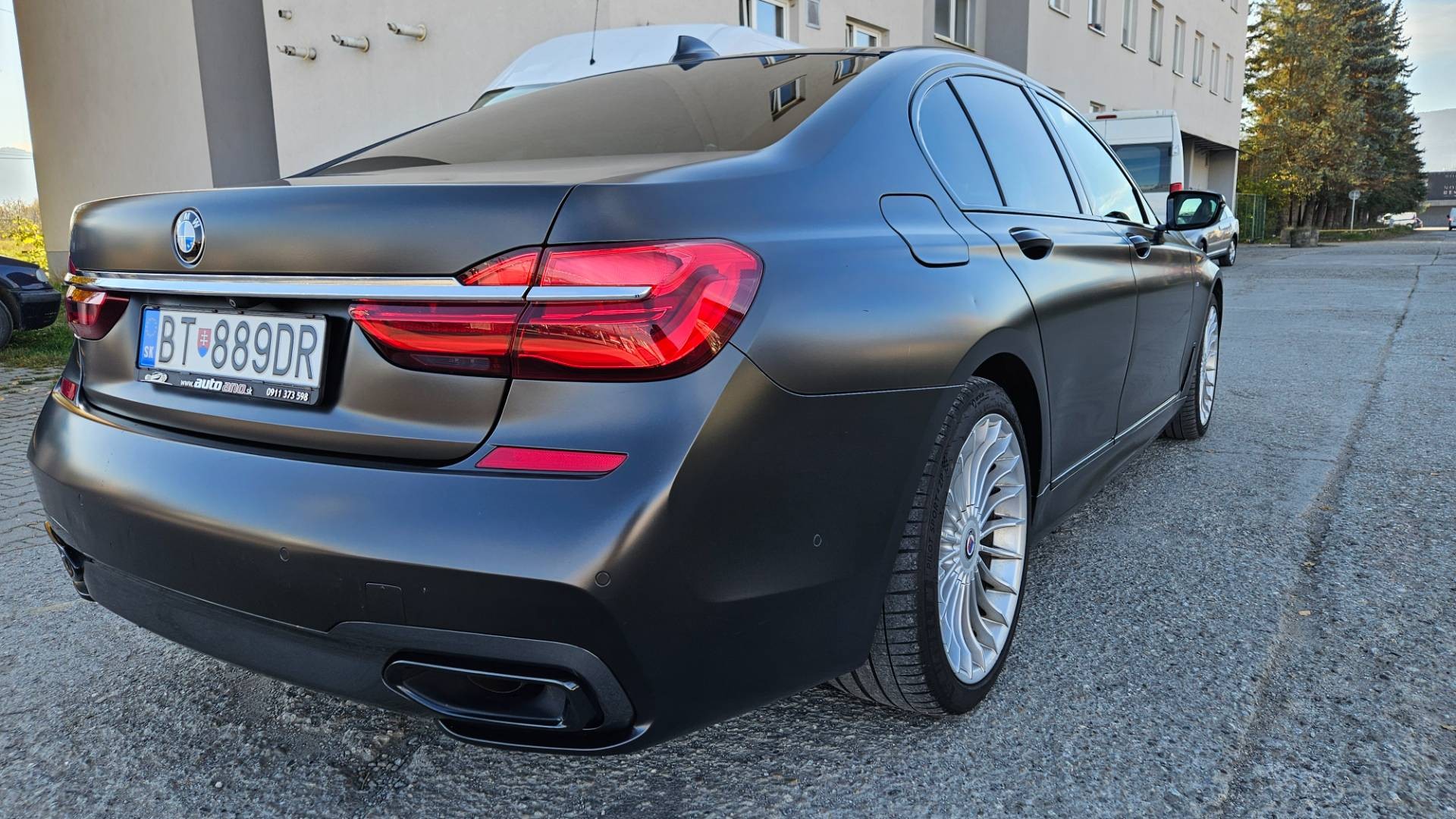 BMW Rad 7 740d xDrive M-PACKET individual – Obrázok 20