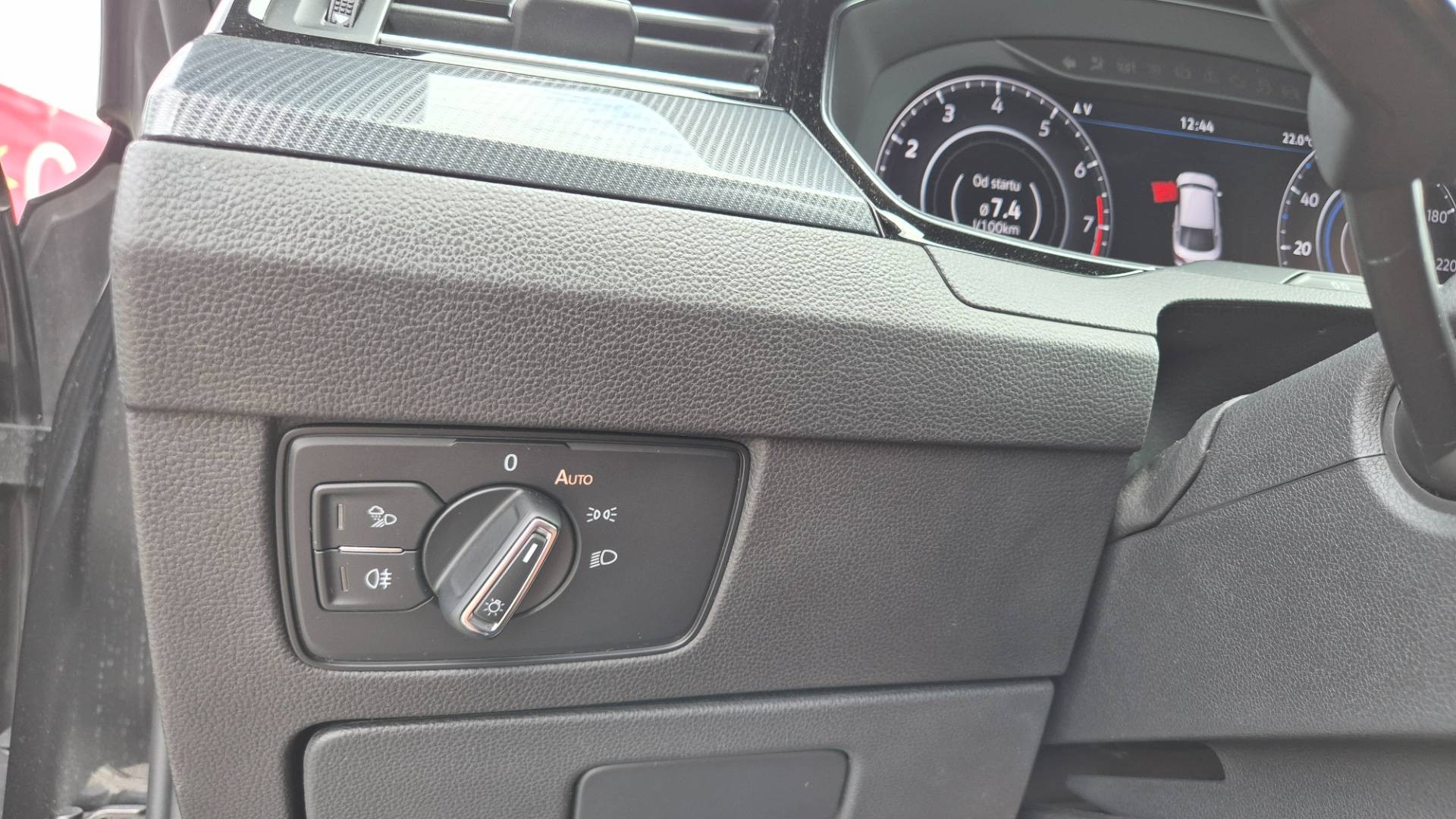 Volkswagen Arteon 2.0 TSI OPF BMT R-Line 4Motion DSG – Obrázok 39