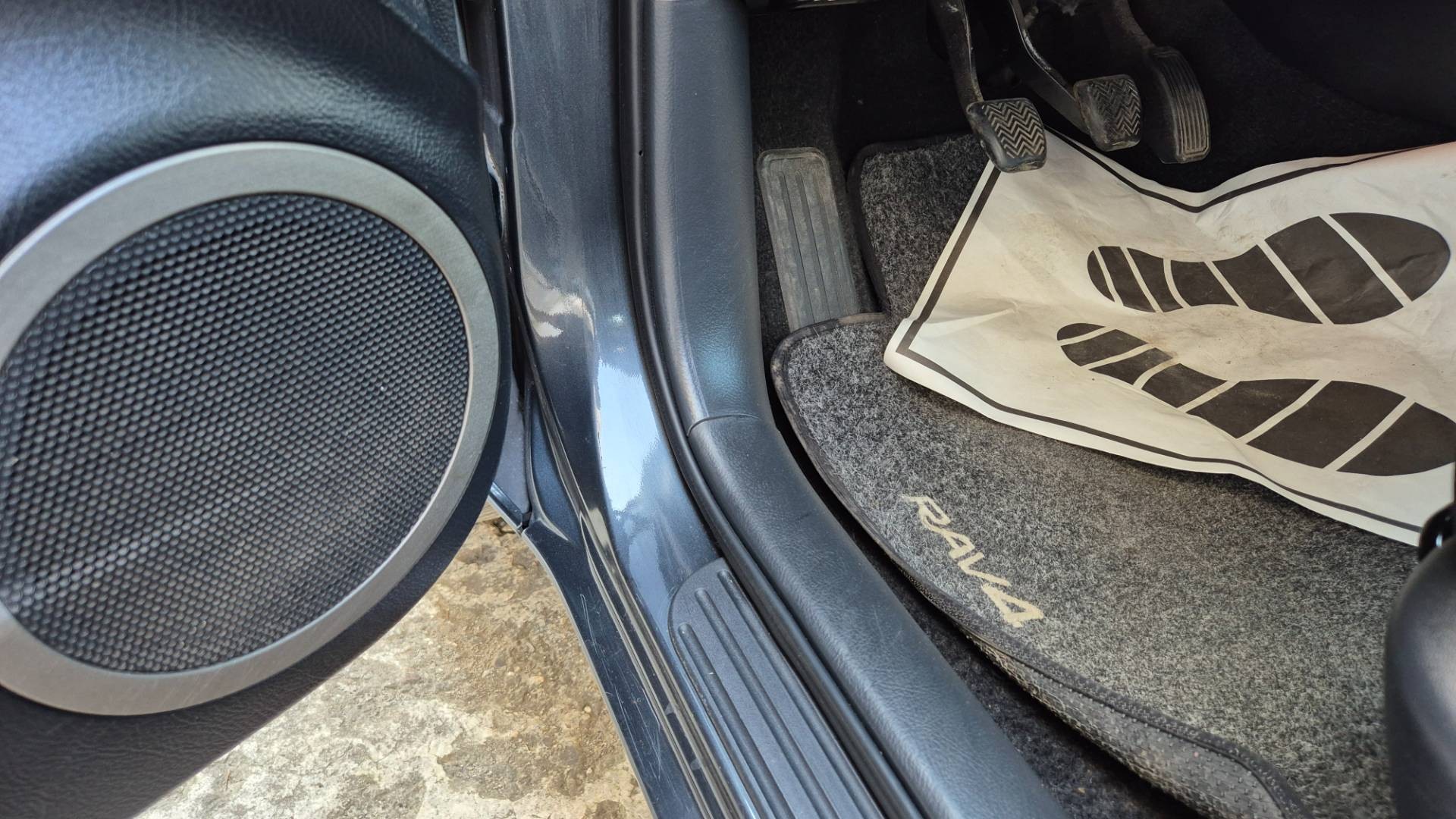 Toyota RAV4 2.2 D-4D 135 Base – Obrázok 30