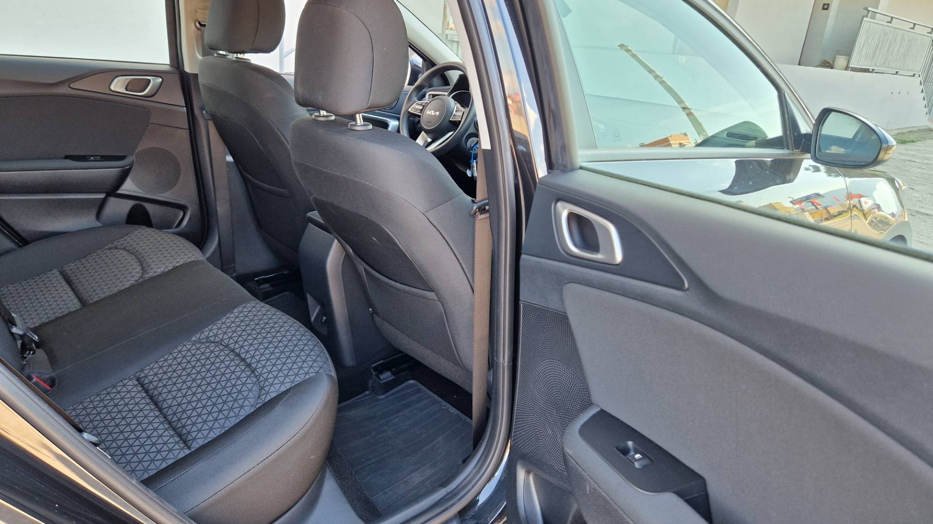 Kia Ceed 1.0 T-GDi Silver – Obrázok 25