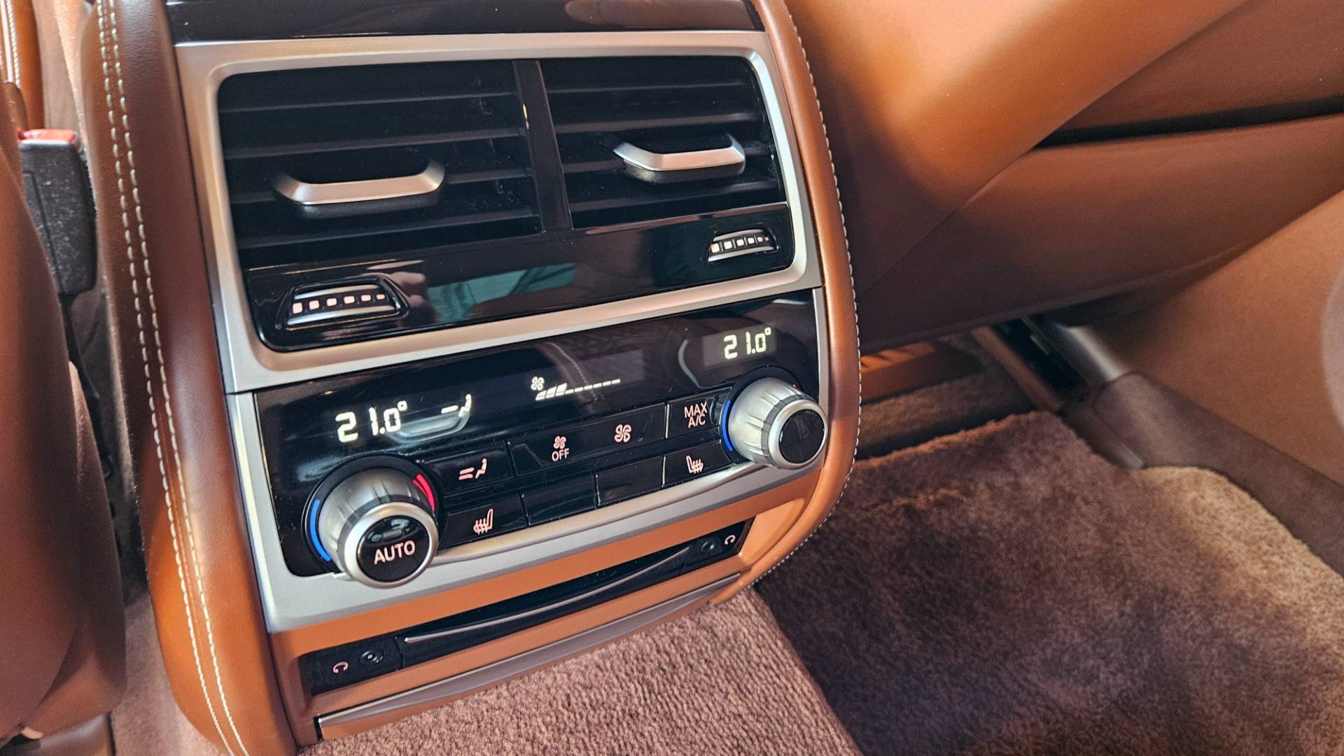 BMW Rad 7 750d xDrive A/T – Obrázok 67