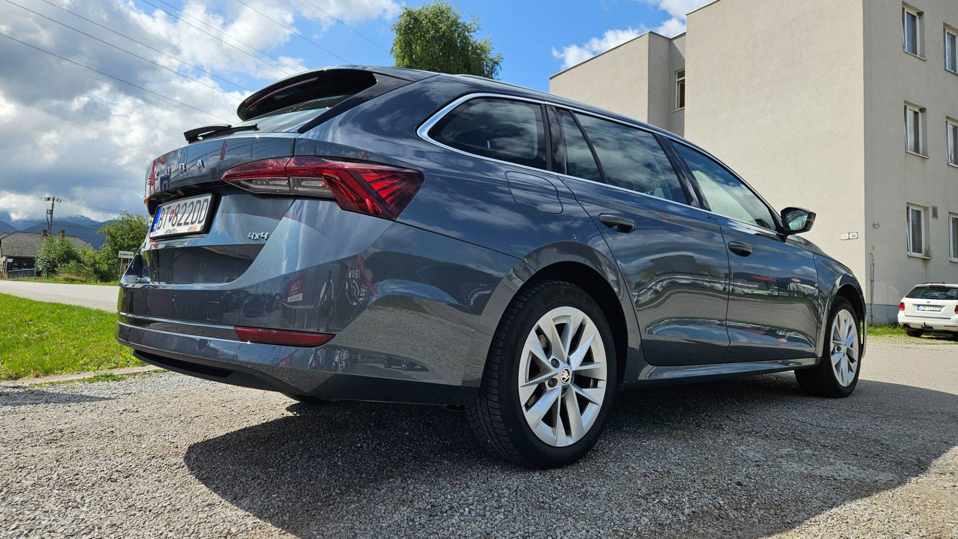 Škoda Octavia Combi 2.0 TDI SCR Style 4x4 DSG – Obrázok 5