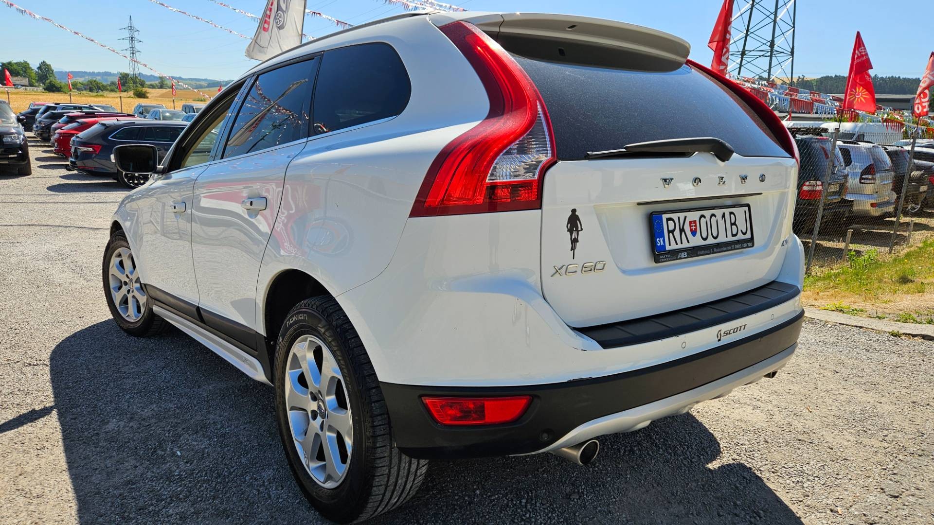 Volvo XC60 D5 (151kW) AWD Summum Geartronic – Obrázok 8