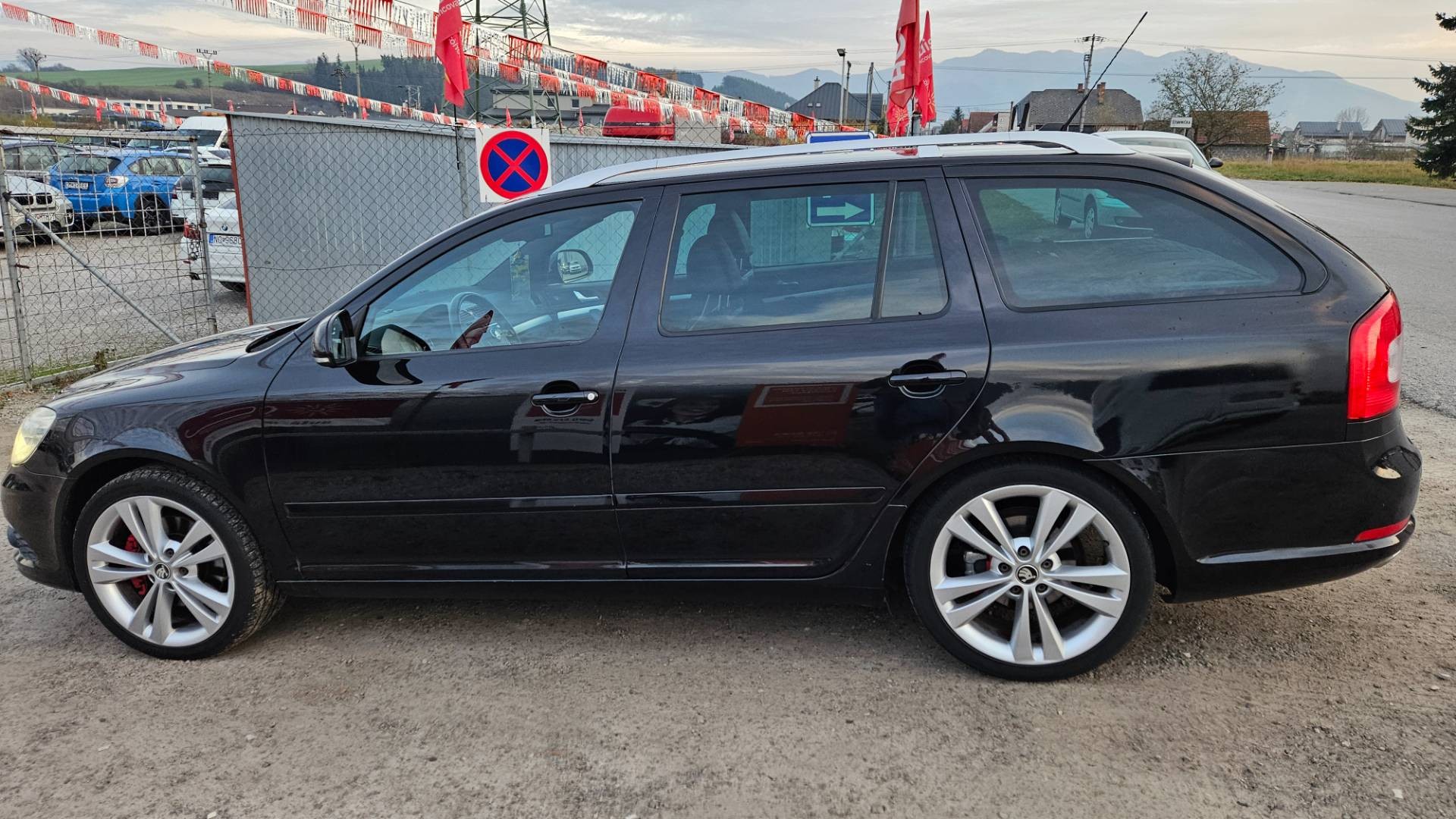 Škoda Octavia Combi 2.0 TDI CR DPF RS DSG – Obrázok 7