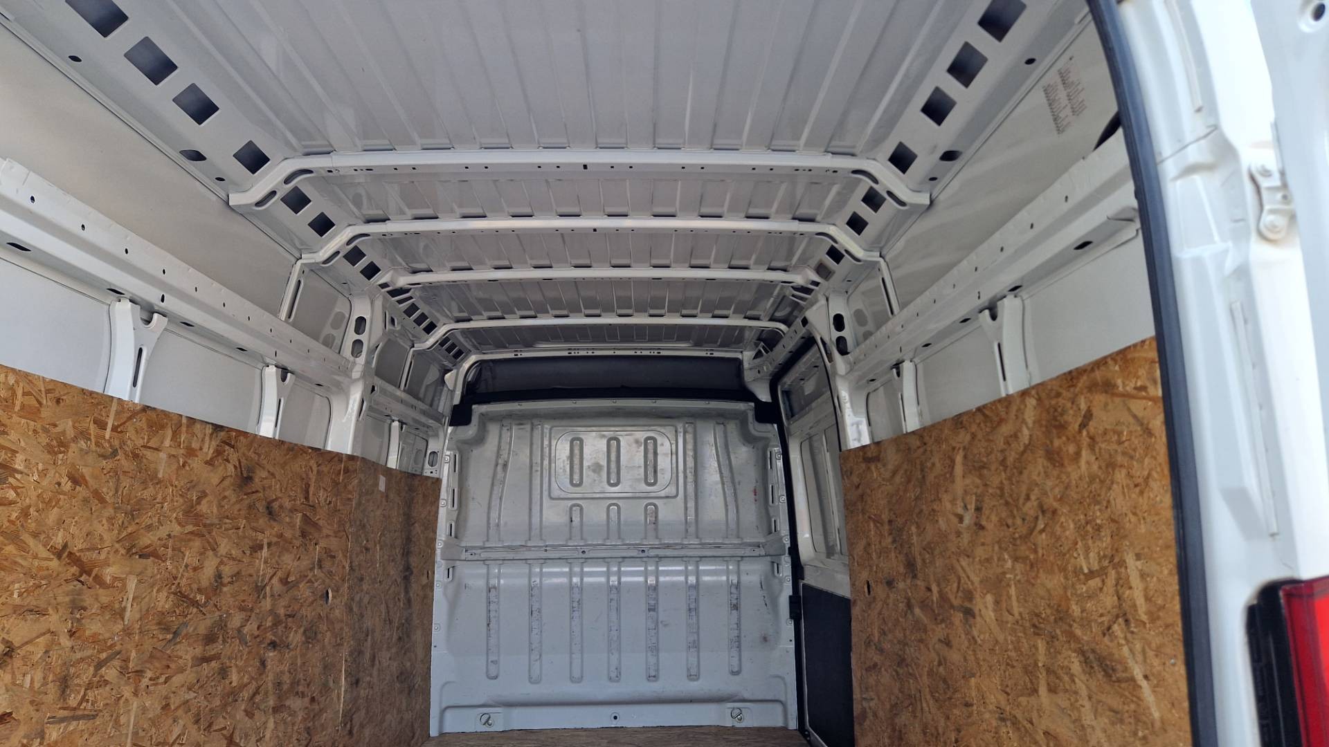 Citroën Jumper Furgon 2.2 BlueHDi 140k 35 L3H2 – Obrázok 15