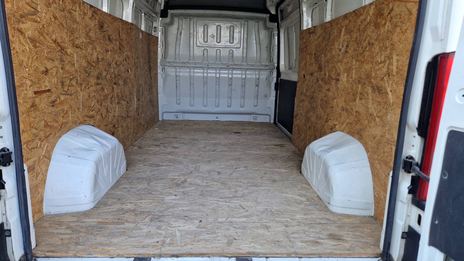 Citroën Jumper Furgon 2.2 BlueHDi 140k 35 L3H2 – Obrázok 14