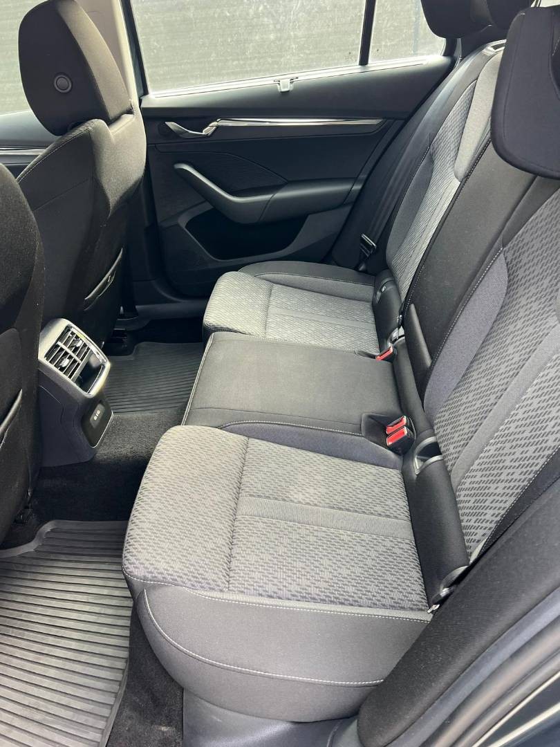 Škoda Octavia Combi 2.0 TDI SCR Style 4x4 DSG – Obrázok 17