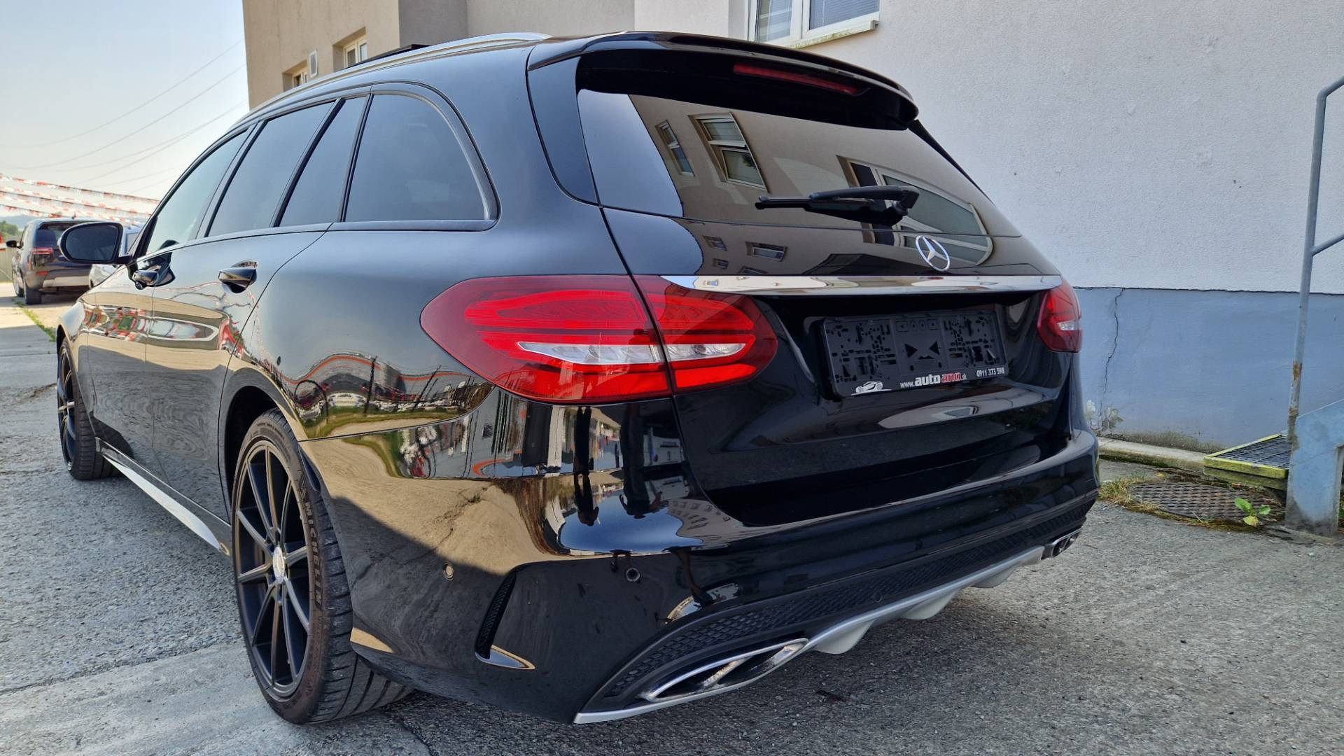 Mercedes-Benz C trieda Kombi 450 AMG 4matic A/T – Obrázok 58