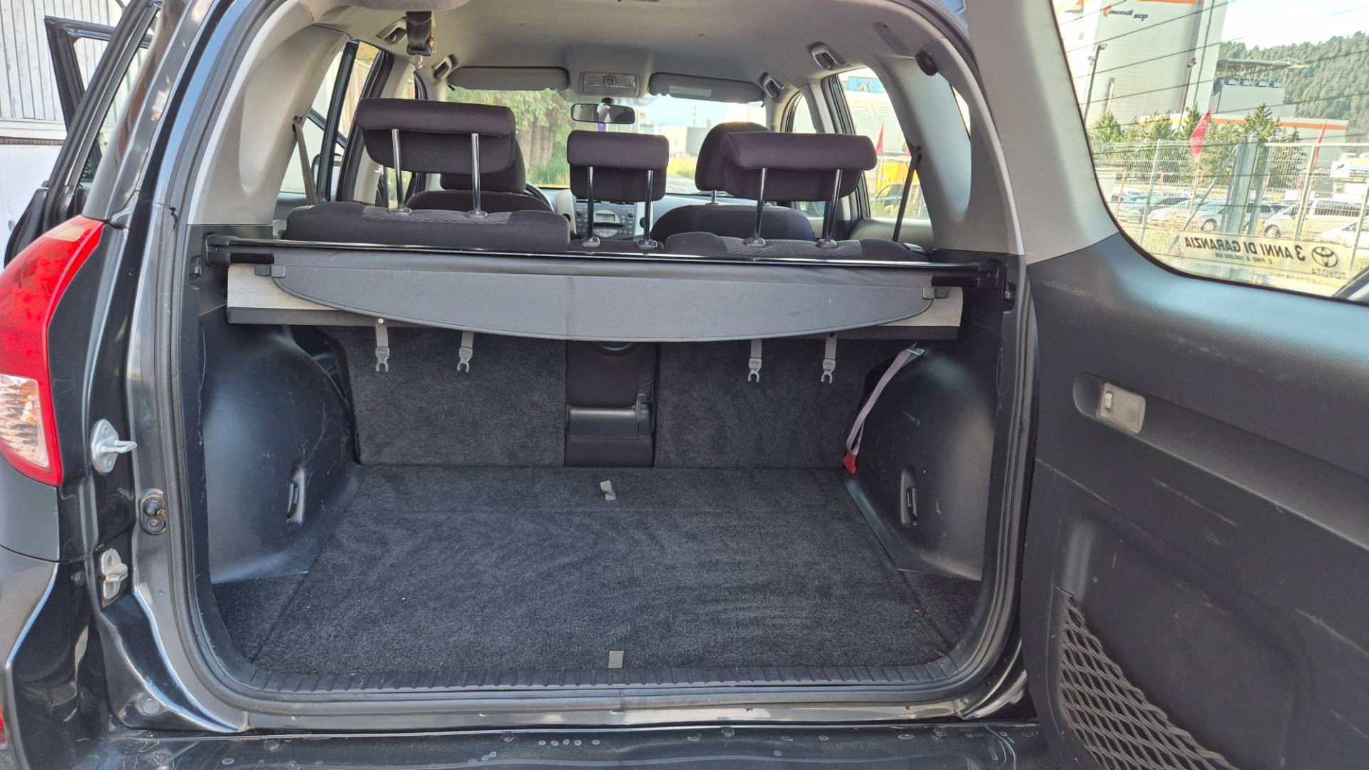 Toyota RAV4 2.2 D-4D 135 Base – Obrázok 24