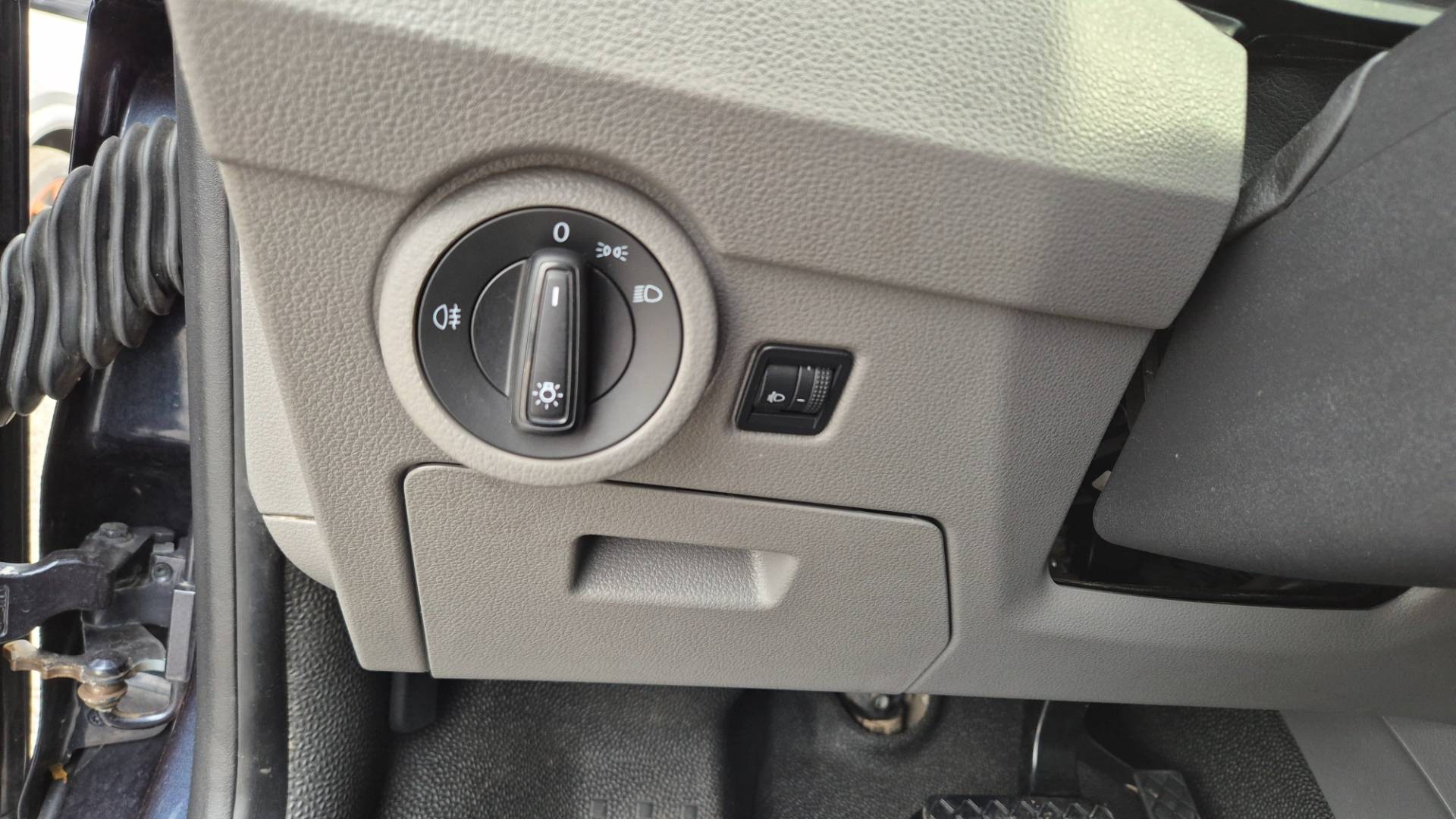 Volkswagen T6 Transporter 2.0 TDI 110KW 150 PS DSG 9 miest – Obrázok 36