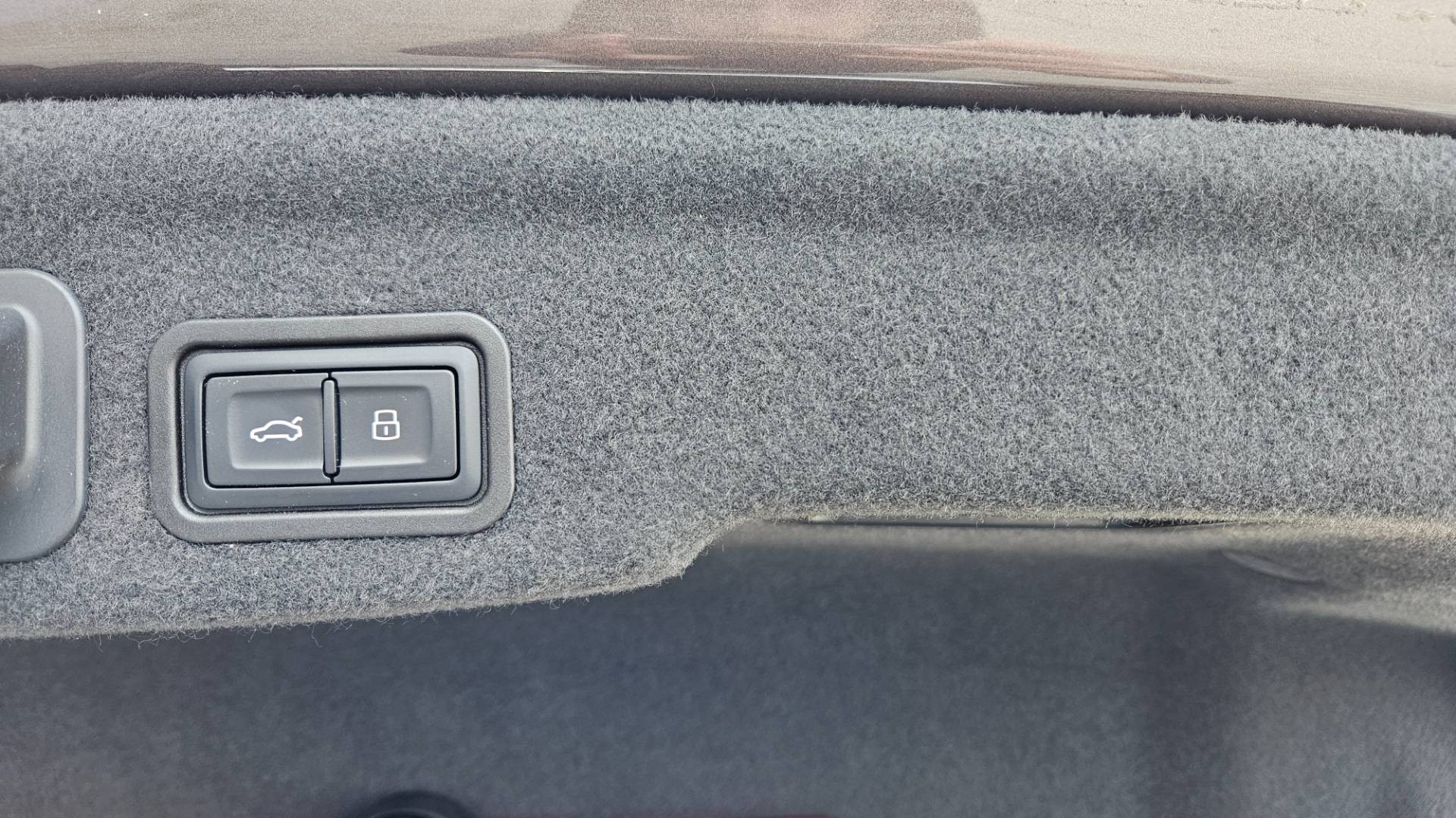 Audi A8 4.2 TDI V8 385k DPF quattro tiptronic – Obrázok 29