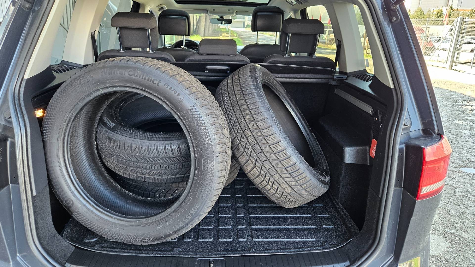 Volkswagen Touran 2.0 TDI SCR BMT 190k Highline DSG EU6 – Obrázok 17