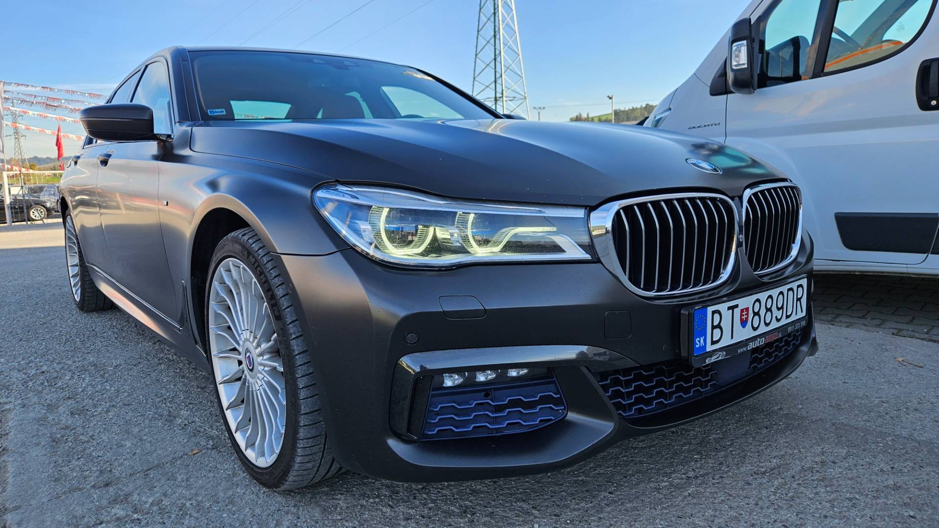BMW Rad 7 740d xDrive M-PACKET individual – Obrázok 12