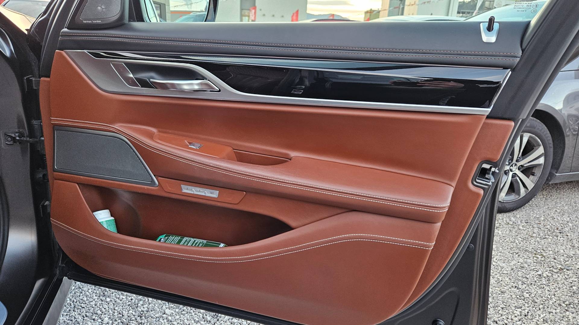 BMW Rad 7 740d xDrive M-PACKET individual – Obrázok 41