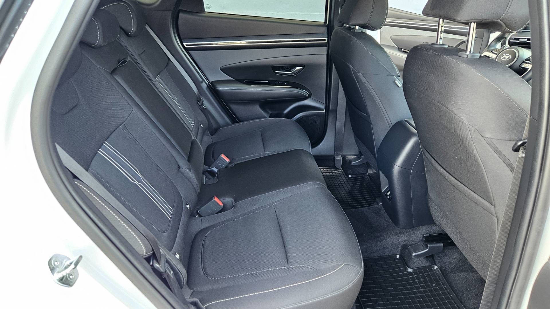 Hyundai Tucson 1.6 T-GDi Mild Hybrid Play 4x4 A/T – Obrázok 28