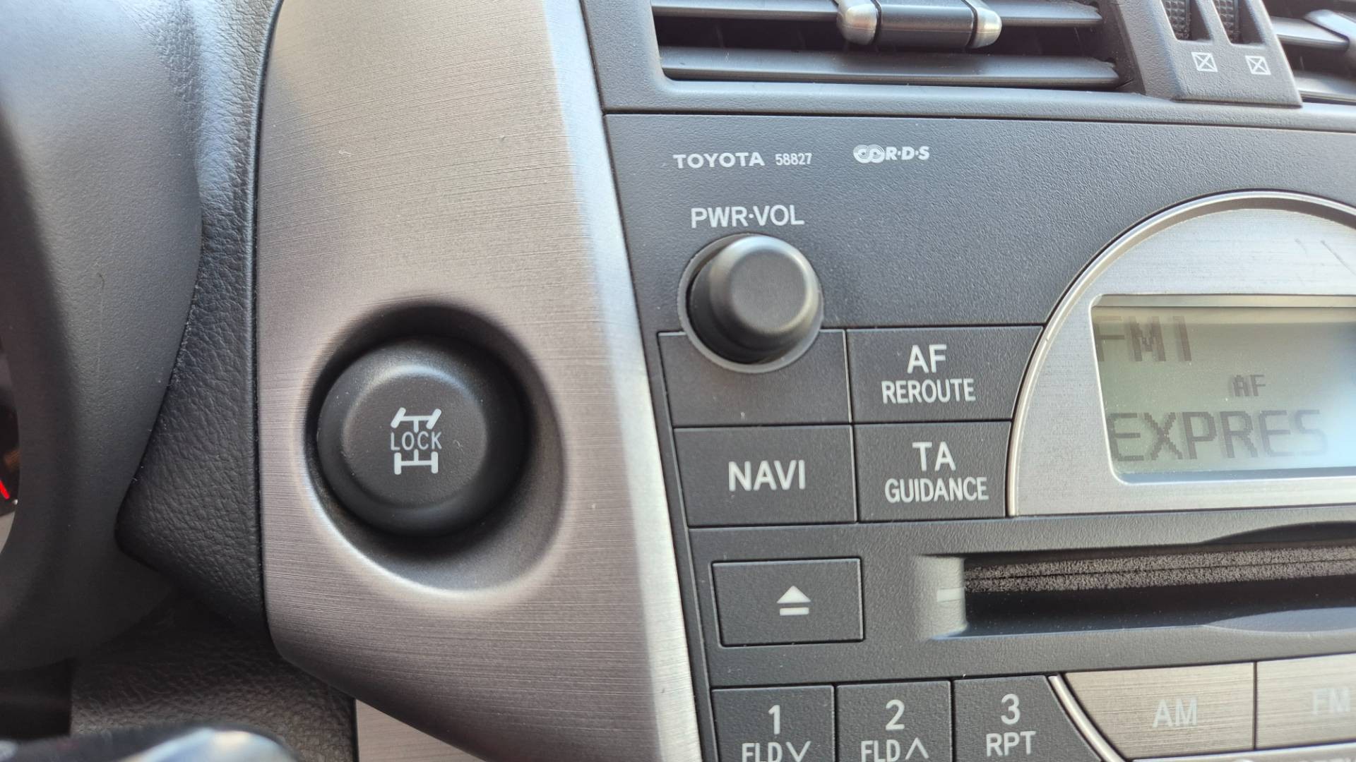 Toyota RAV4 2.2 D-4D 135 Base – Obrázok 41