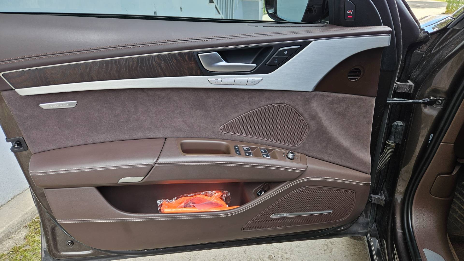 Audi A8 4.2 TDI V8 385k DPF quattro tiptronic – Obrázok 46