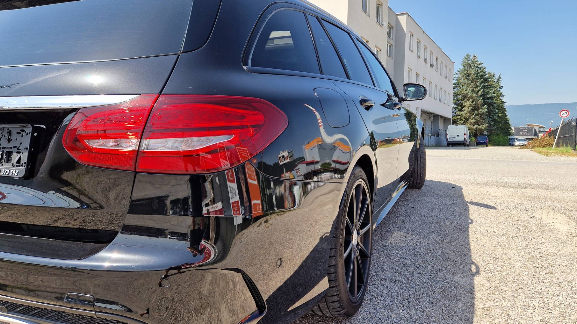 Mercedes-Benz C trieda Kombi 450 AMG 4matic A/T – Obrázok 18