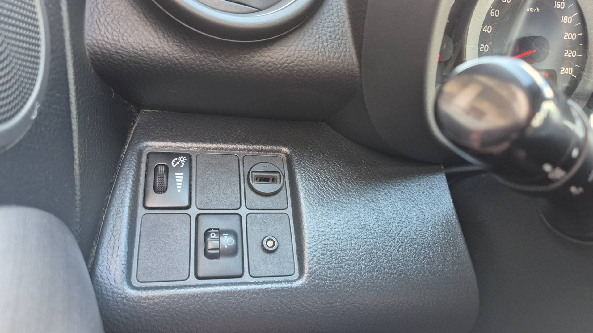 Toyota RAV4 2.2 D-4D 135 Base – Obrázok 43