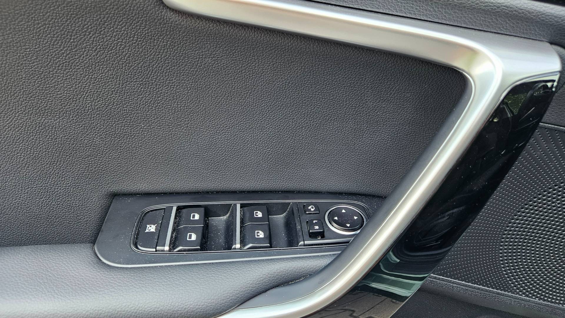 Kia Ceed SW 1.5 T-GDi Gold – Obrázok 19