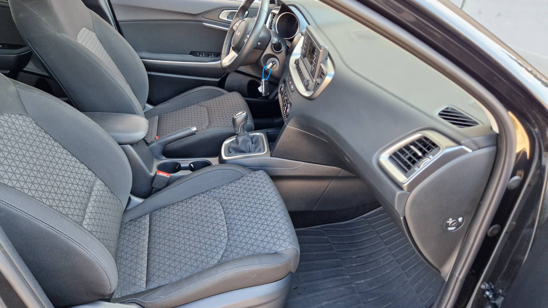 Kia Ceed 1.0 T-GDi Silver – Obrázok 28