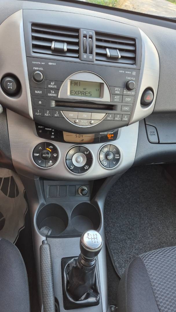 Toyota RAV4 2.2 D-4D 135 Base – Obrázok 39