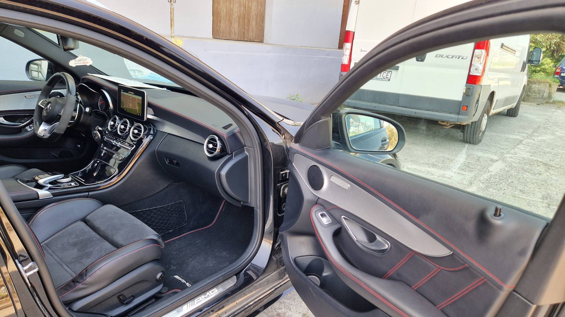 Mercedes-Benz C trieda Kombi 450 AMG 4matic A/T – Obrázok 34