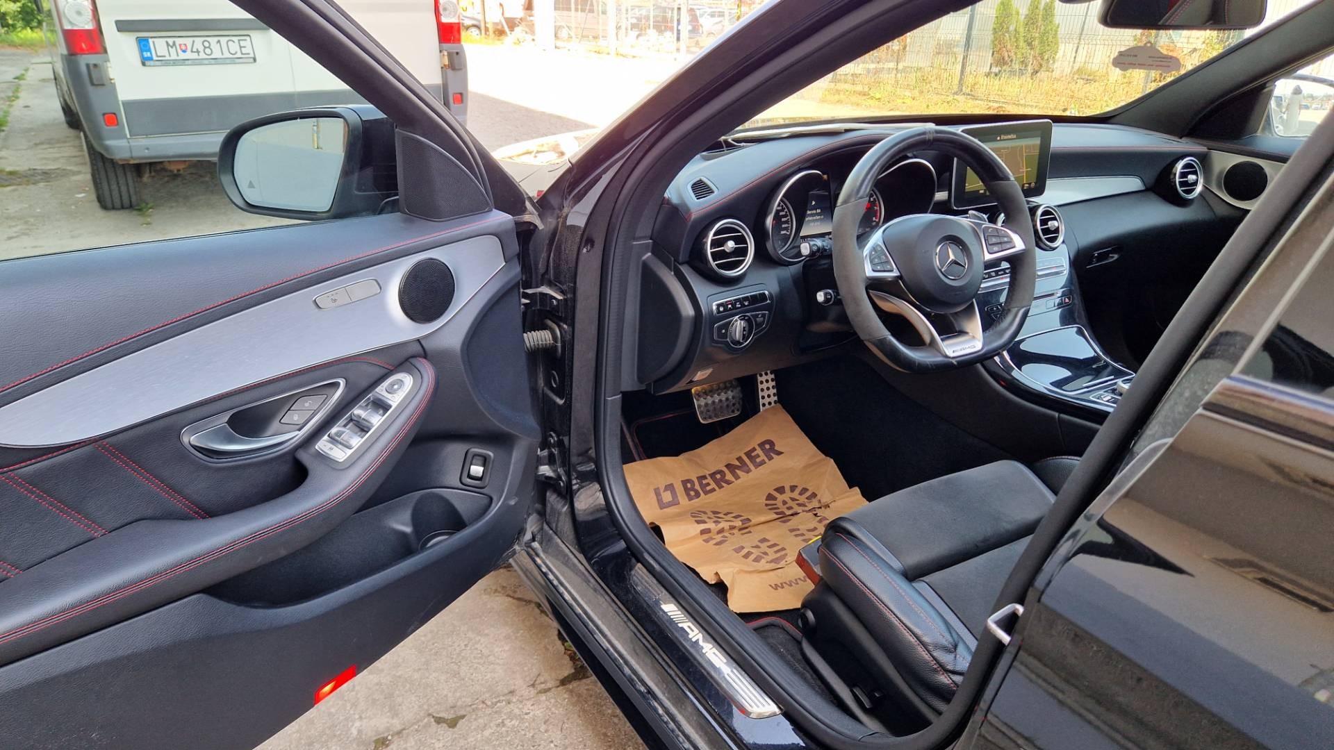 Mercedes-Benz C trieda Kombi 450 AMG 4matic A/T – Obrázok 27