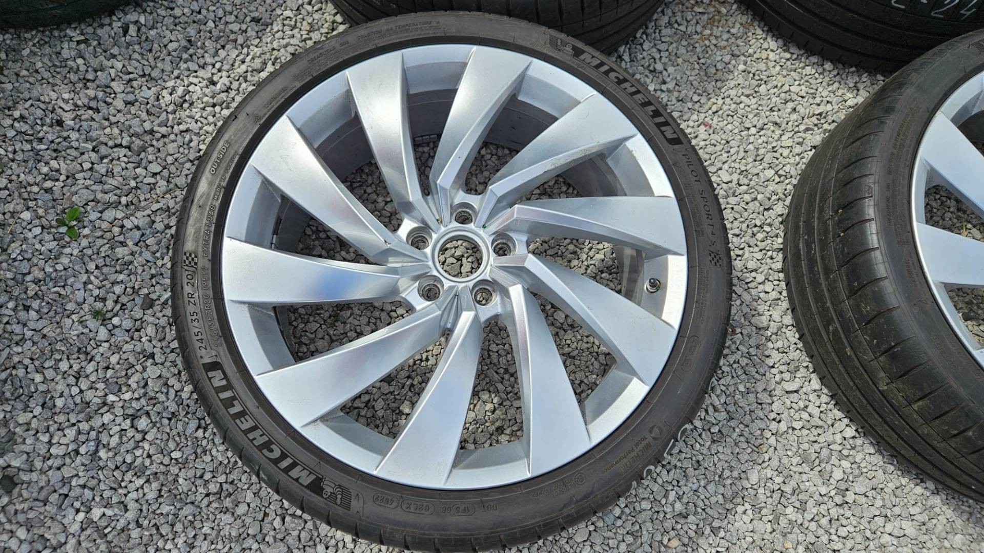 VW Arteon hliníkové disky + letné pneumatiky – Obrázok 4