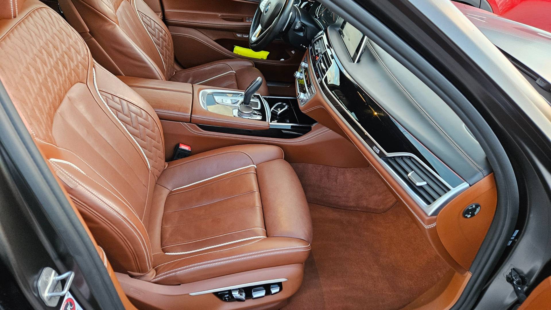 BMW Rad 7 740d xDrive M-PACKET individual – Obrázok 42