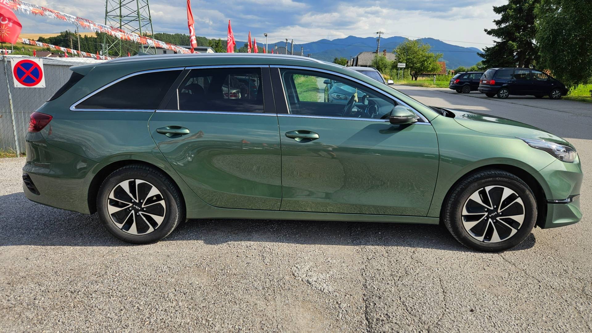 Kia Ceed SW 1.5 T-GDi Gold – Obrázok 4