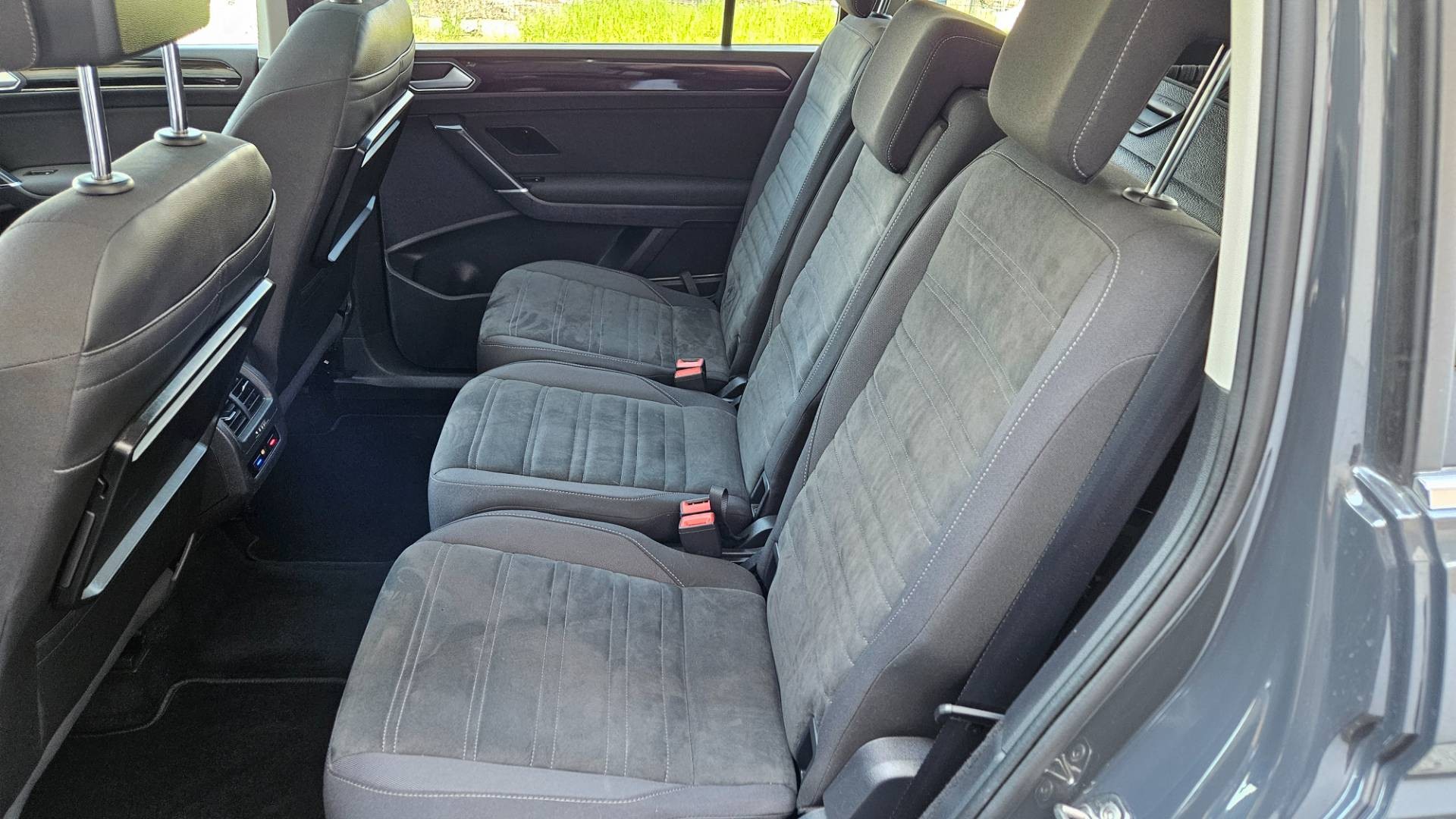 Volkswagen Touran 2.0 TDI SCR BMT 190k Highline DSG EU6 – Obrázok 21