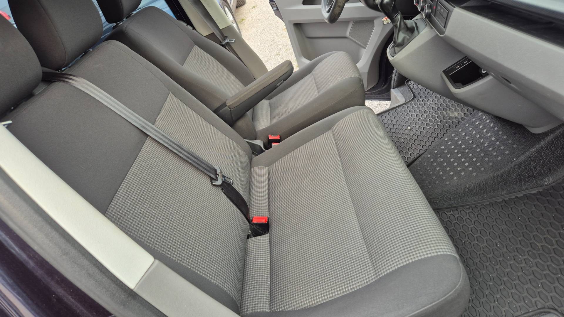 Volkswagen T6 Transporter 2.0 TDI 110KW 150 PS DSG 9 miest – Obrázok 27